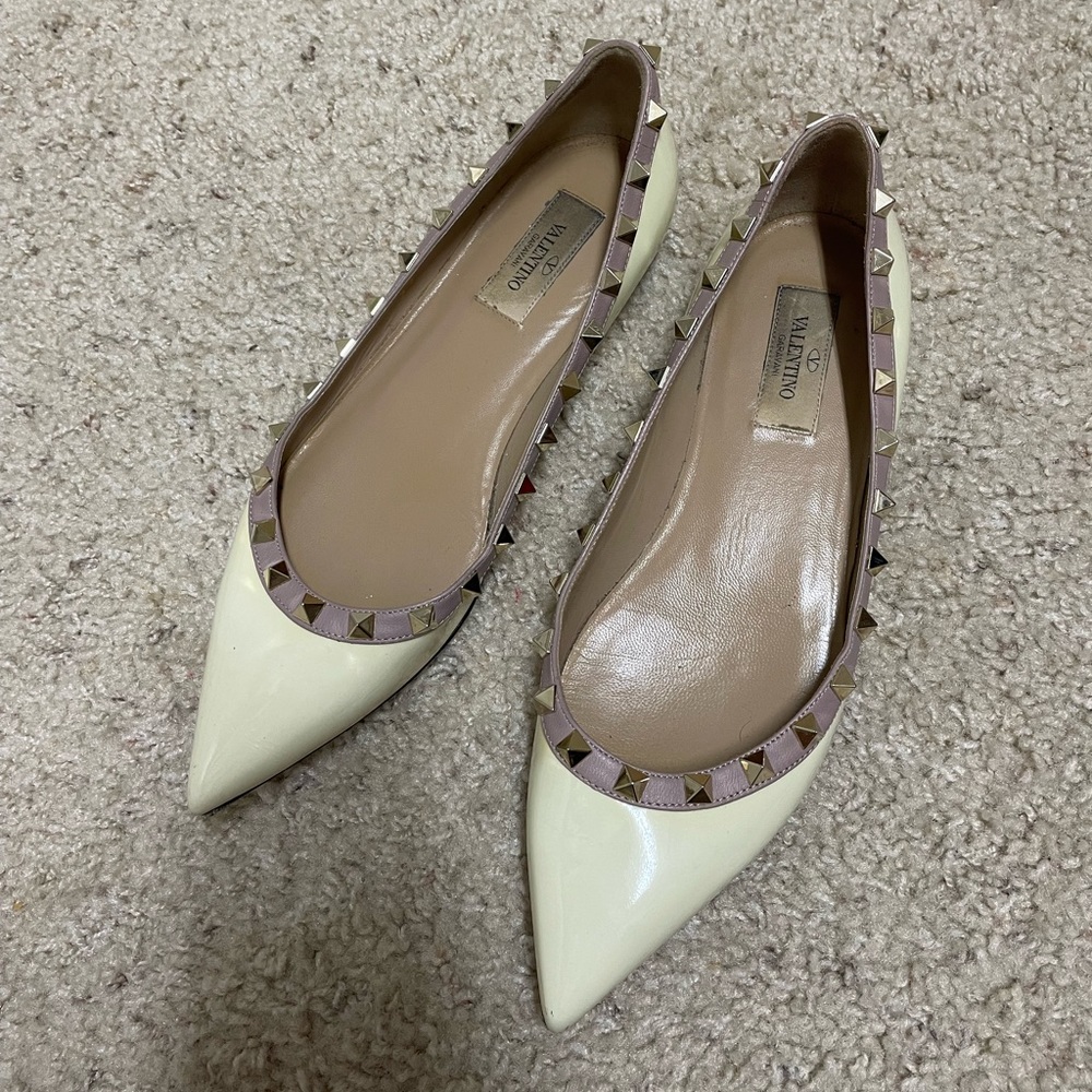 Valentino rockstud ivory flats size 38